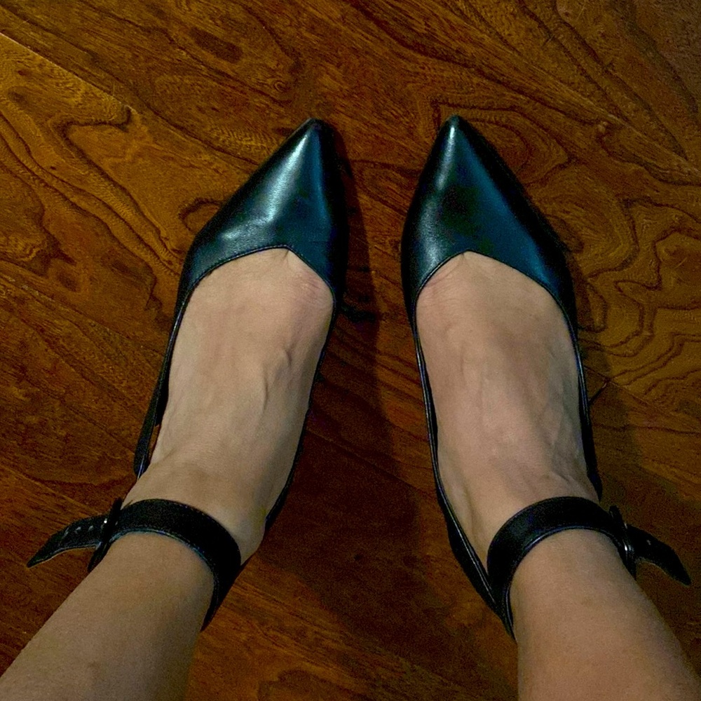 Marc Fisher black leather pointed toe slingback heels pumps shoes women’s 8.5